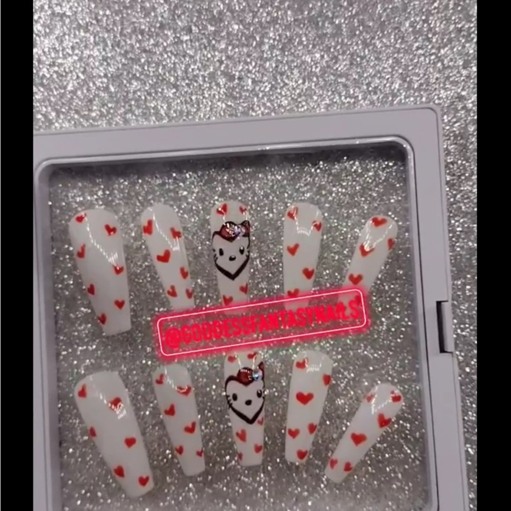Heart Patterned Nail Art Set